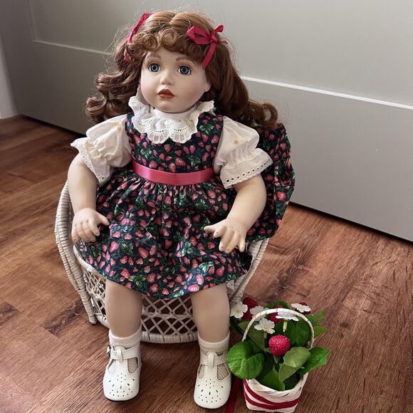 Vintage 1993 Sweet Strawberry Porcelain Doll Georgetown Ann Timmerman COA Box - Picture 1 of 16